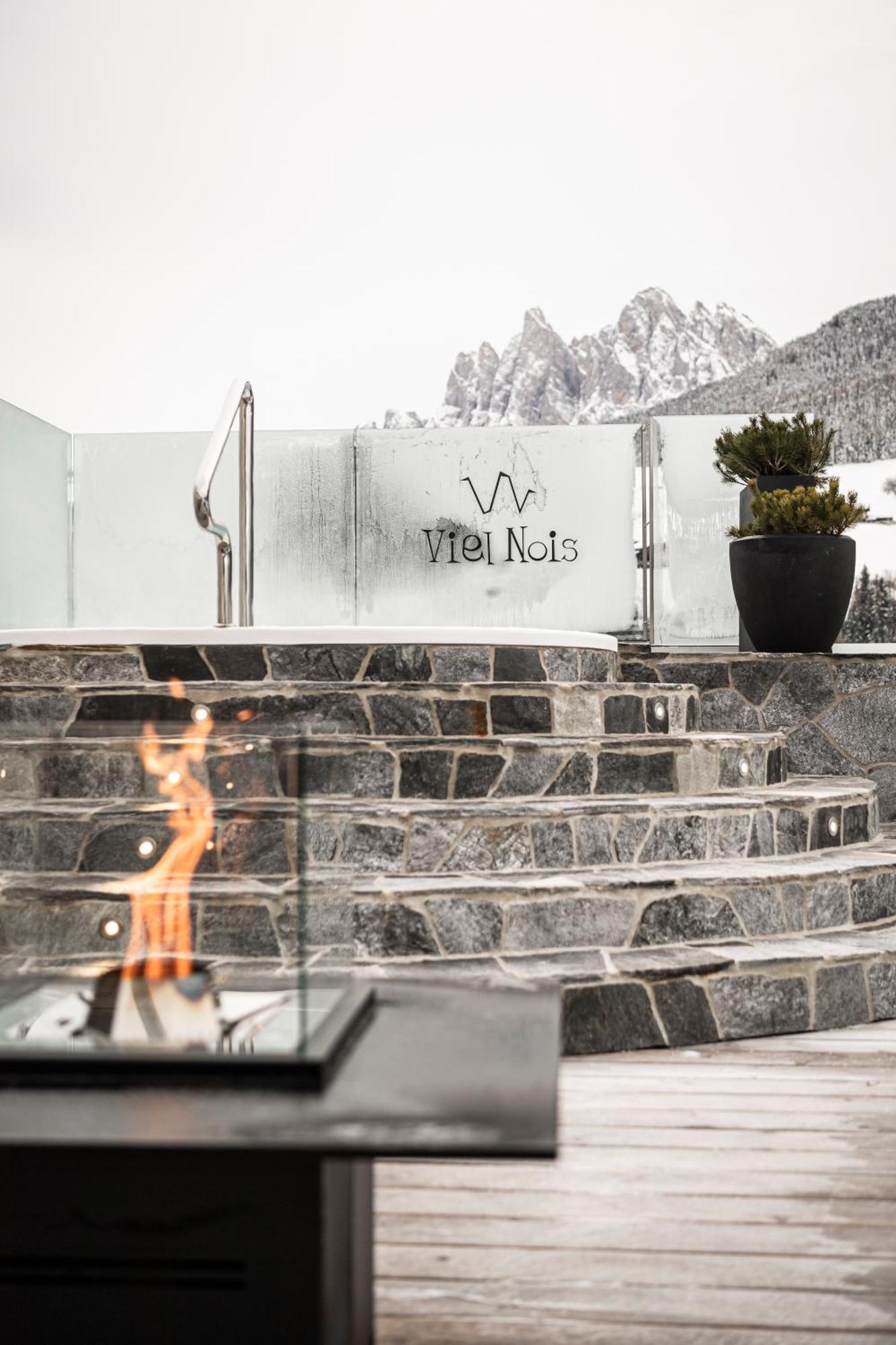 Viel Nois Guest House Funes  Exterior photo