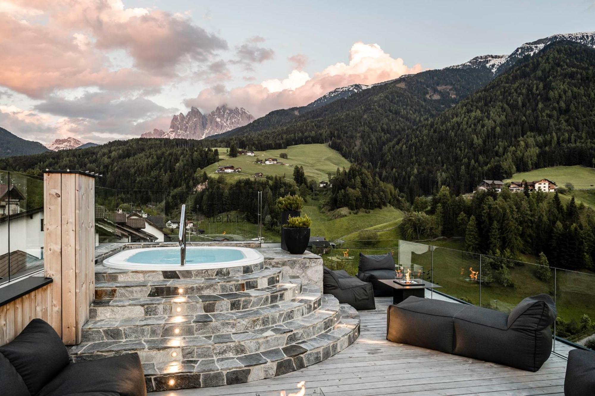 Viel Nois Guest House Funes  Exterior photo